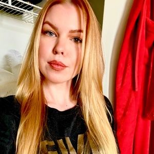 Meet your Posher, cassie